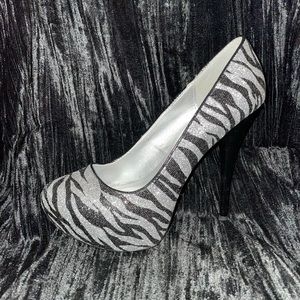 QUPID ZEBRA GLITTER PLATFORM PUMP 9